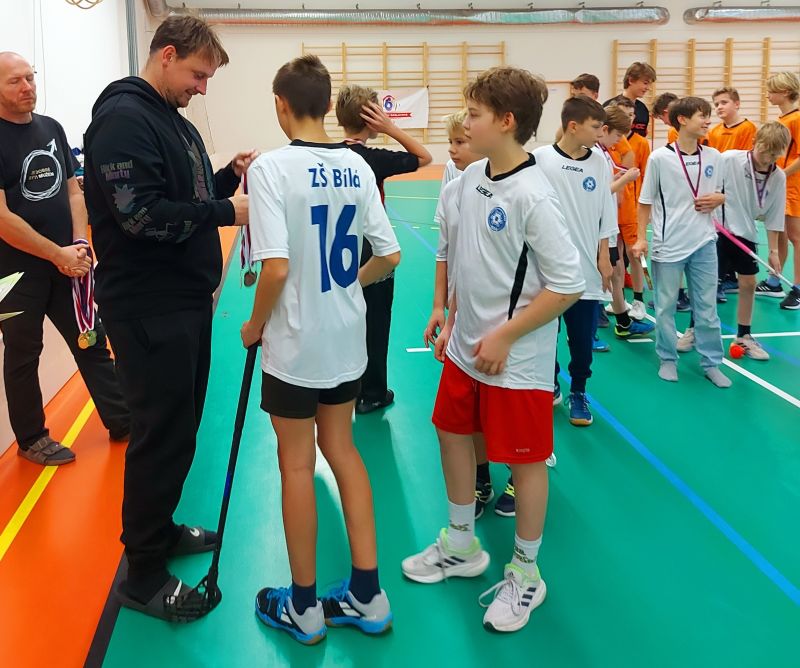 23-24 florbal bronz a stribro 04