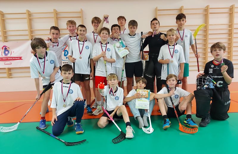 23-24 florbal bronz a stribro 06